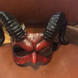 Halloween Demon Devil with Back Twisted Horns Masquerade Party Mask Bloody Red
