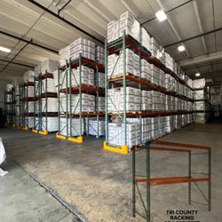 Teardrop Pallet Racks And Forklifts Beams Uprights Wire Decks Industrial Warehouse Racking 