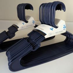 36 Mainstays Blue Sapphire Plastic Clothes Hangers