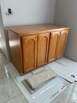 Kitchen cabinet