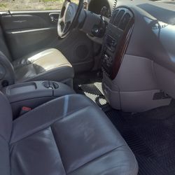 2002 Chrysler Town And Country V6 3.8