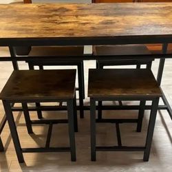Four Stool Bistro Table Set BRAND NEW FREEE DELIVERY AVAILABLE 