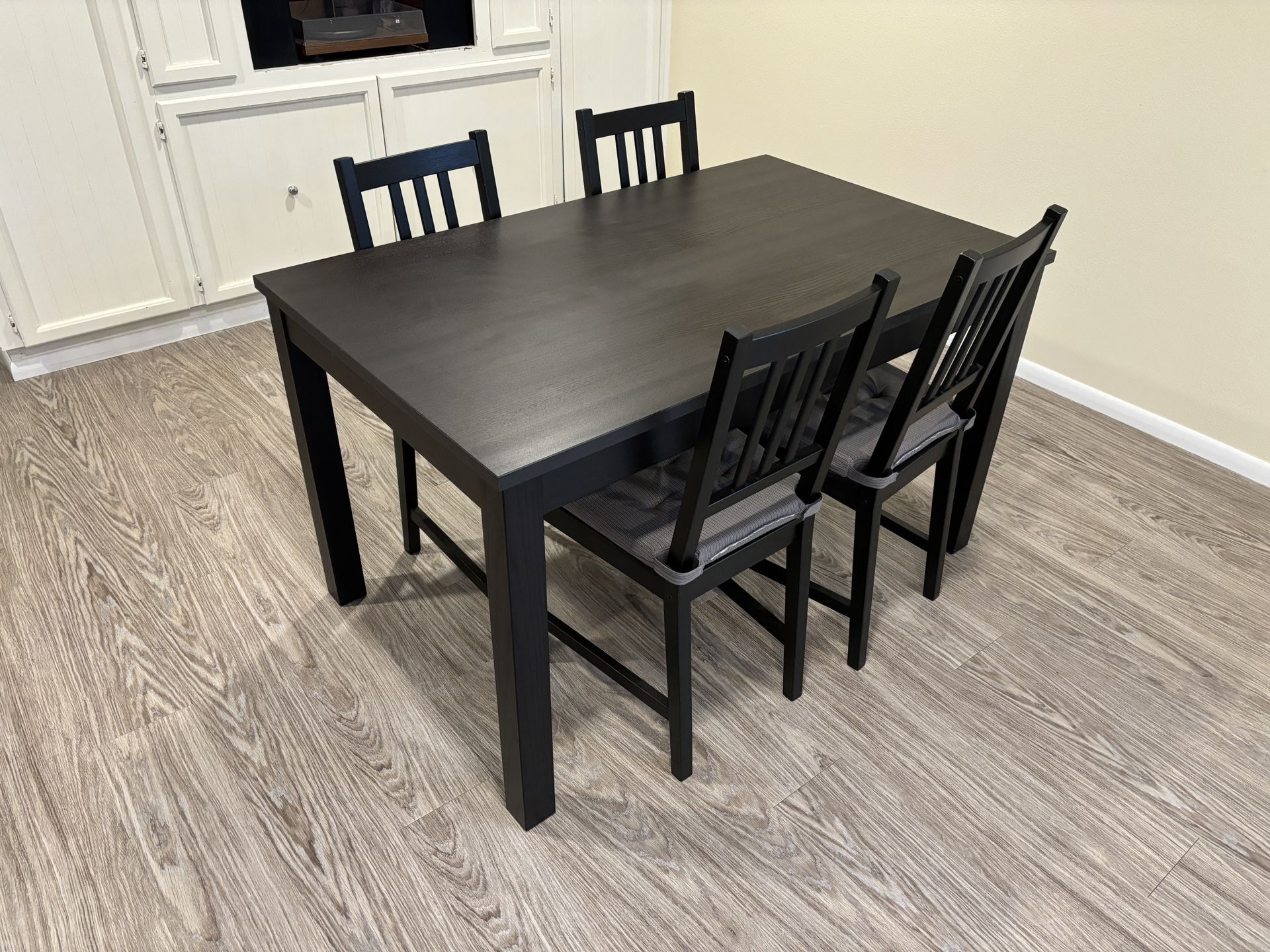 IKEA Dining Table/Chairs Set