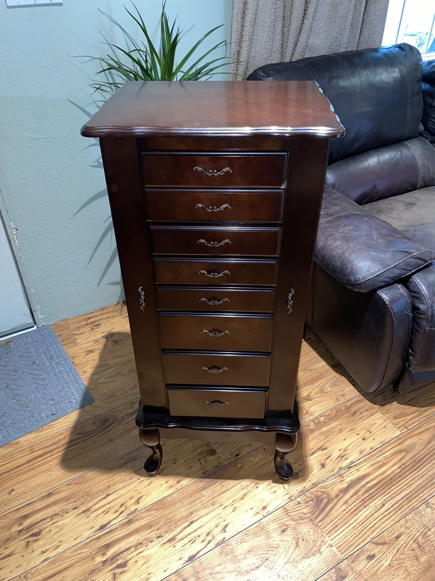 Jewelry Dresser