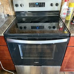 Whirl Pool Stove Only Used For 3 Months 