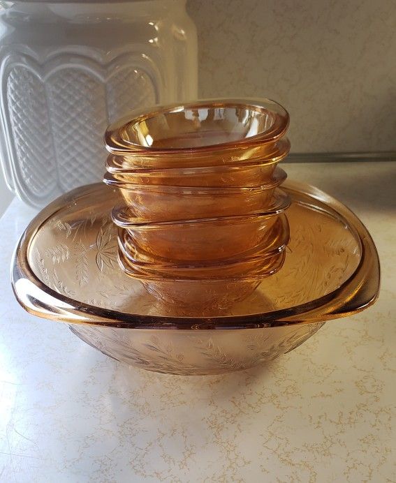 Depression Glass Berry Bowl Set