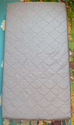 Newton Ultra-Breathable & Washable Crib Mattress with Mattress Cover – Excellent Condition