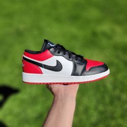 Air Jordan 1 Low " Bred Toe " 4.5Y/6W & 5.5Y/7W
