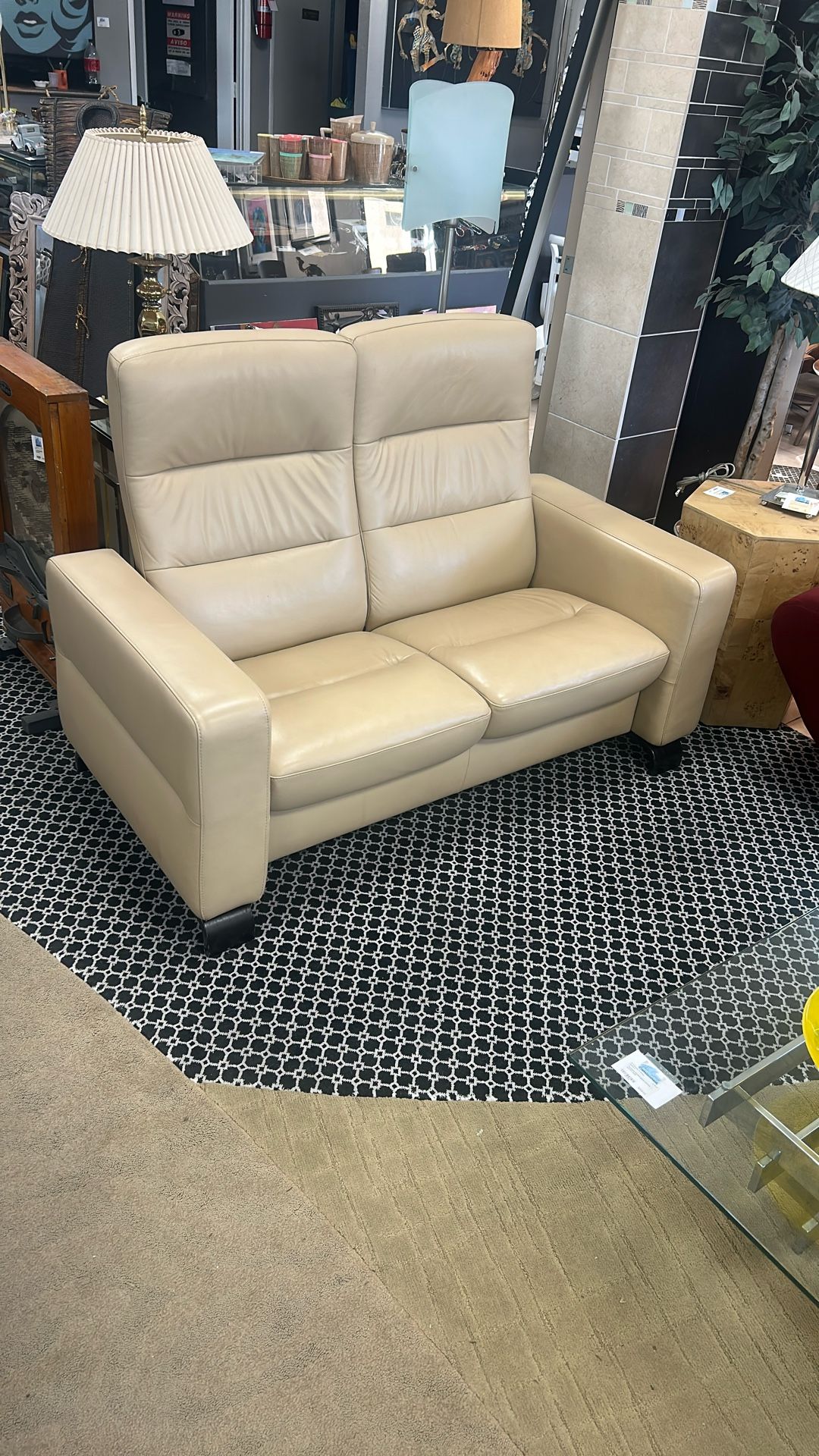 Leather Stressless Loveseat