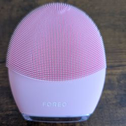 LUNA™ 3 Normal Skin Facial Cleansing & Firming Massage Device
FOREO