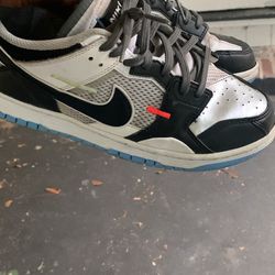 Nike Dunks 