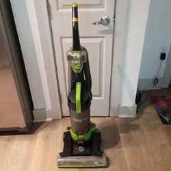 PowerForce® Helix® Rewind Pet Upright Vacuum