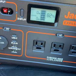 Jackery 1000 Portable Solar Generator  Thumbnail