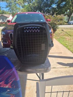 Used Excellent Condition Small Pet Crate.