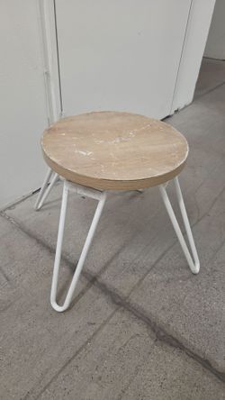 Stool plant stand