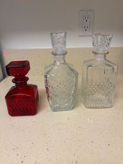 Glass Decanters with Stoppers