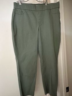 NWT- Nine West Agave Green Pull on Crop Ladies Pants, Size 14