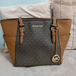 Micheal Kors Purse