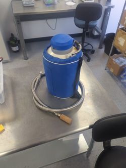 Liquid Nitrogen Hose With Diffuser And Dewar