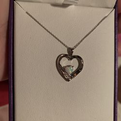 New silver pendant necklace