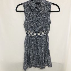 Forever 21 Cutout Mini floral shirt Dress in blue