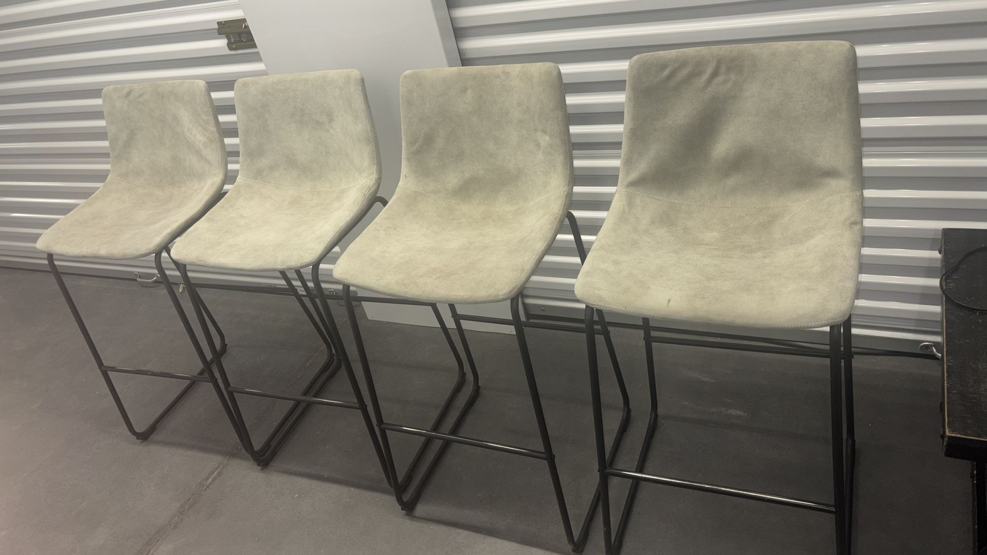 Bar & Counter Stools 