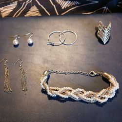 Womens/Girls 3 earrings, 1 ring, & 1 bracelet LOT