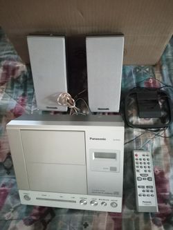 Panasonic AM FM RADIO with CD player And Speaker's