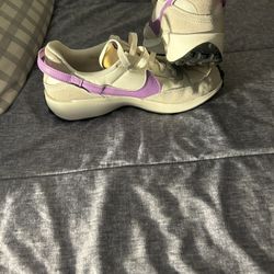 Women’s Nike Waffle Size 8