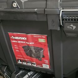 Husky 36.5in Black heavy duty large rolling toolbox with tool tray and keyed lock