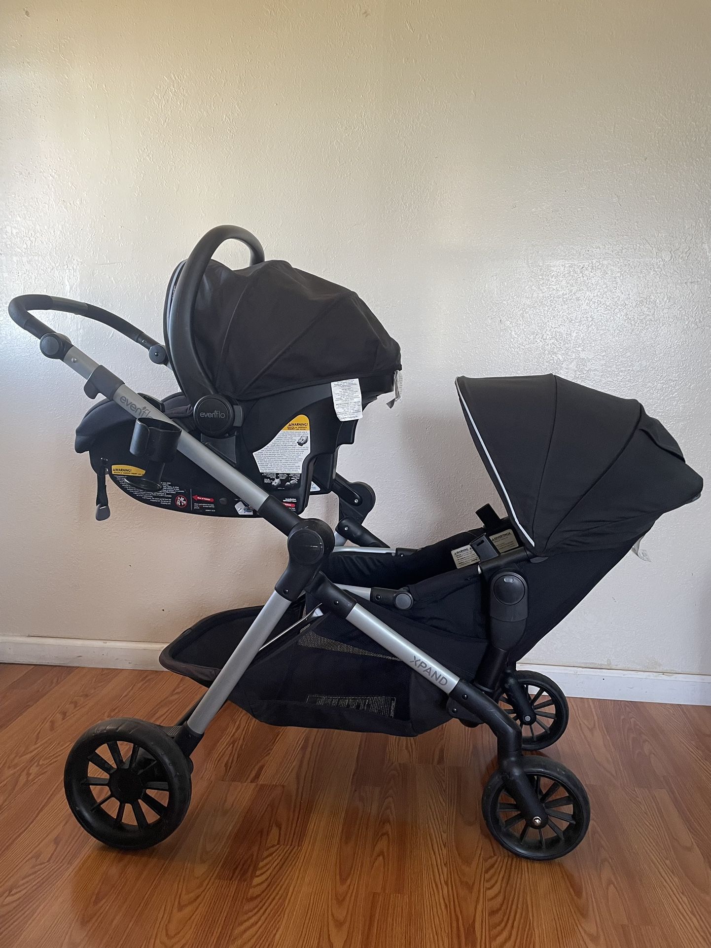 Evenflo Pivot Stroller Carseat Bundle 