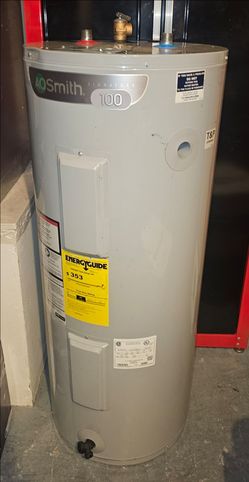 A.O. SMITH SIGNATURE ELECTRIC WATER HEATER.....30 GALLON..NEW.....$ 280