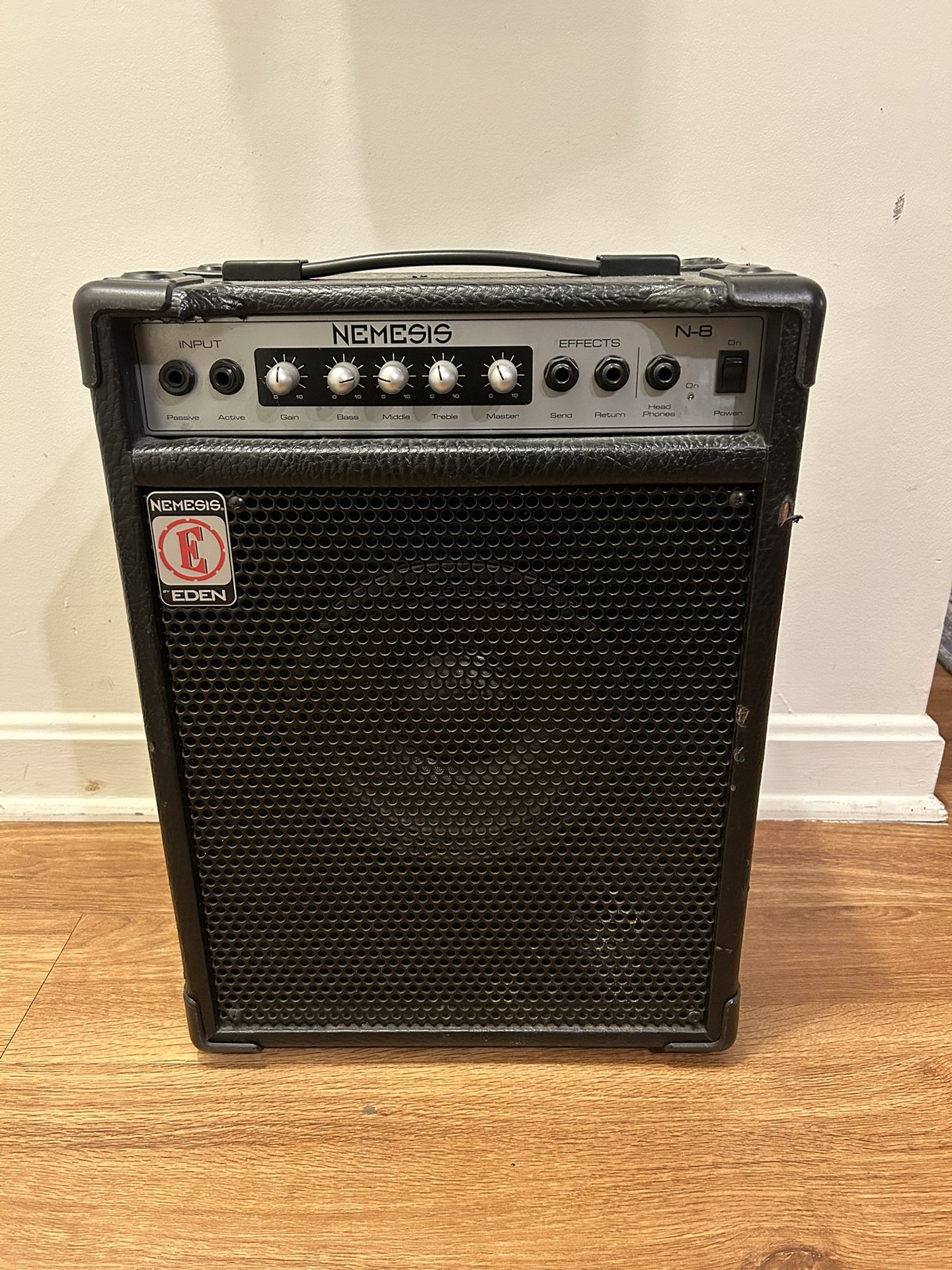 Nemesis By Eden N8 Bass Amp