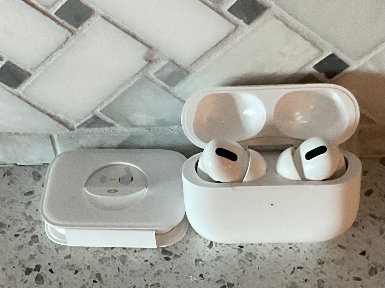 AirPods Pro 1 Model A2084