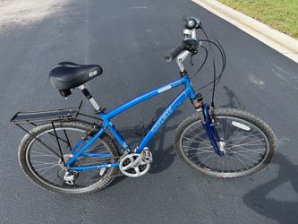 Trek Navigator 3.0 hybrid/comfort bicycle (Adult)