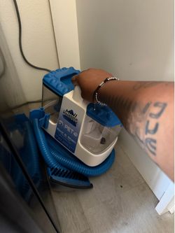 Handheld carpet cleaner machine