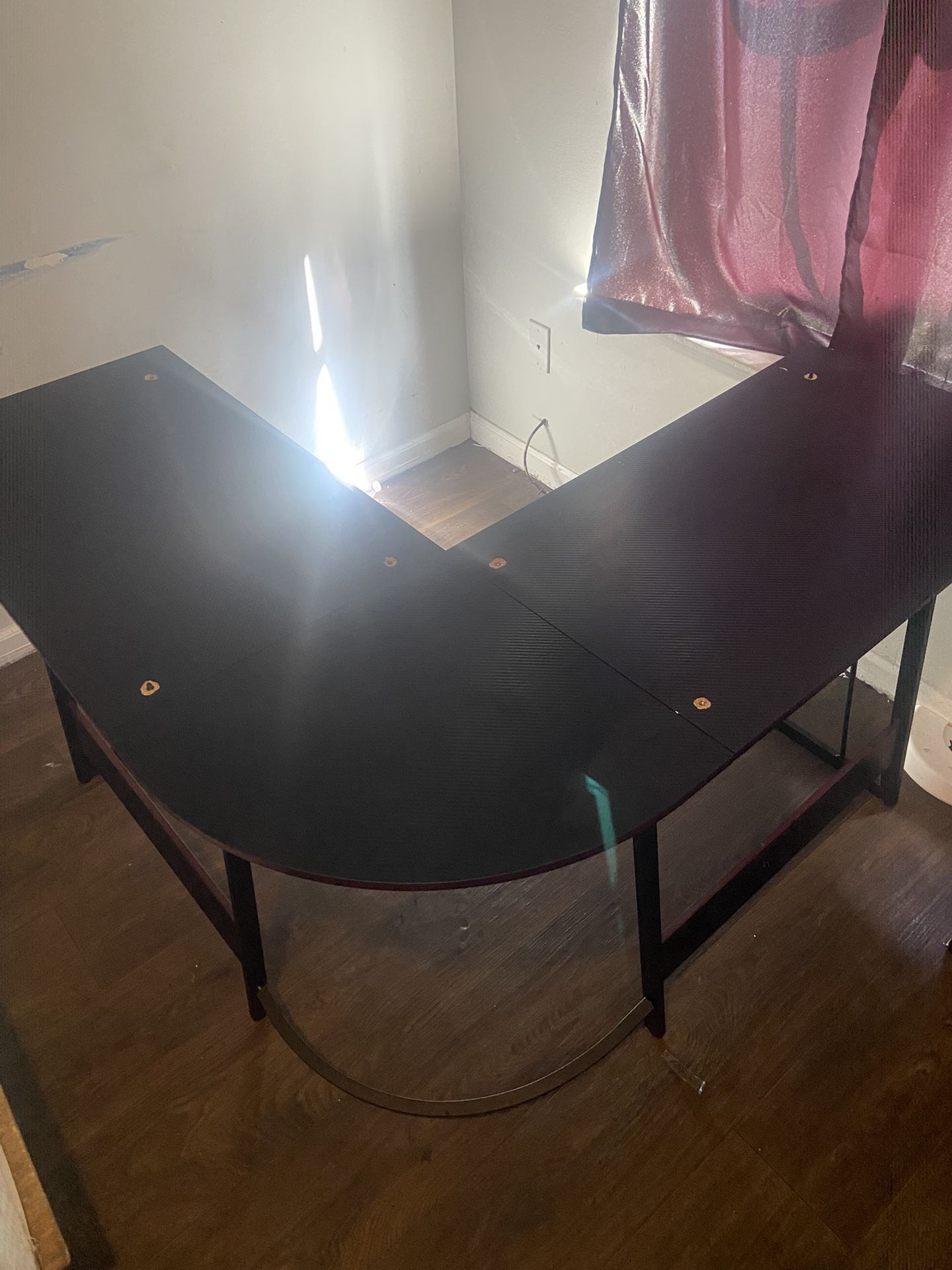 CURVED DESK