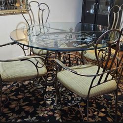 Hooker Brand Kitchen Table & 4 Chairs