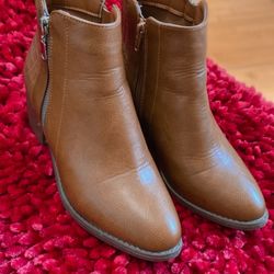 Women's brown boots