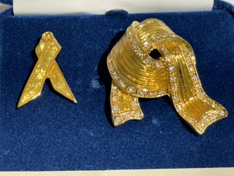 Vintage Jacqueline Bouvier Kennedy Camrose & Kross Ribbon Brooch Pin Set In Box