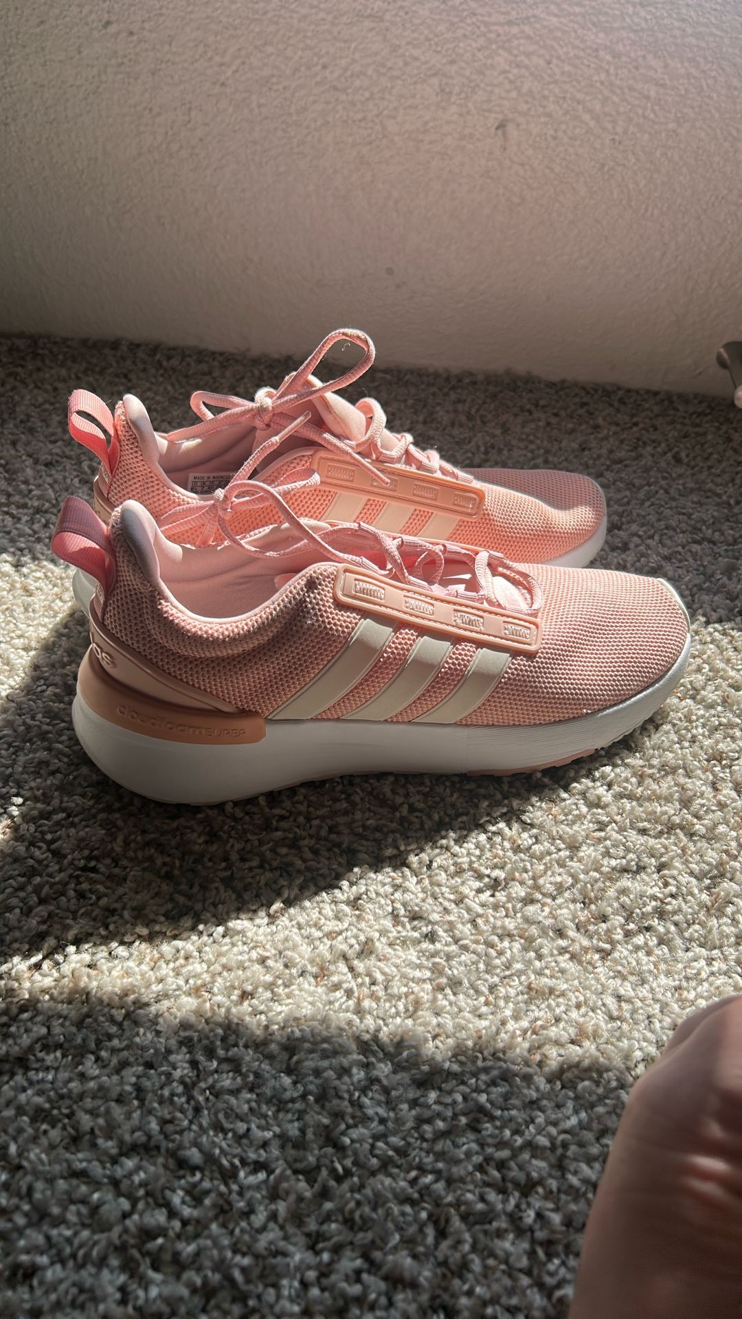 Women’s Size 8.5 Adidas CLOUD FOAM SUPER