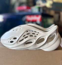 YEEZY FOAM RUNNER “ARARAT”