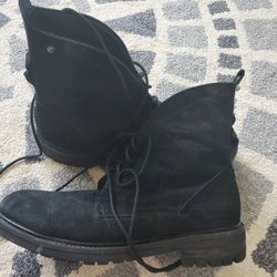 Black Guess Boots. Used Once. Size 9 Men's
