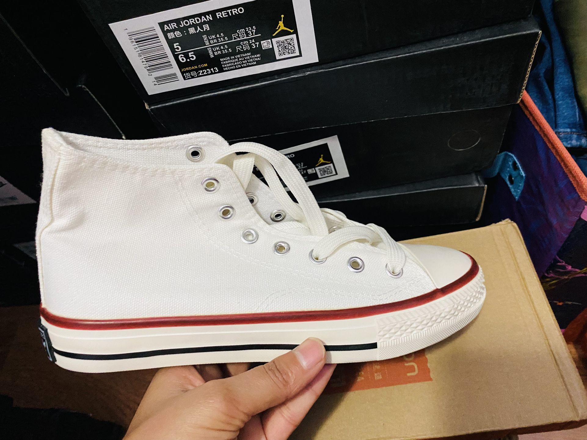 White Canvas High-Top Sneakers – Unisex Casual Classic Style | Everyday Streetwear Shoes