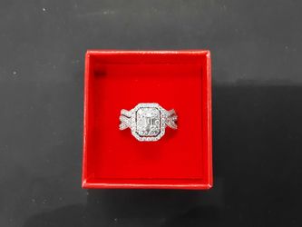 White Gold 14k (.585) 8.6 grams Size 8