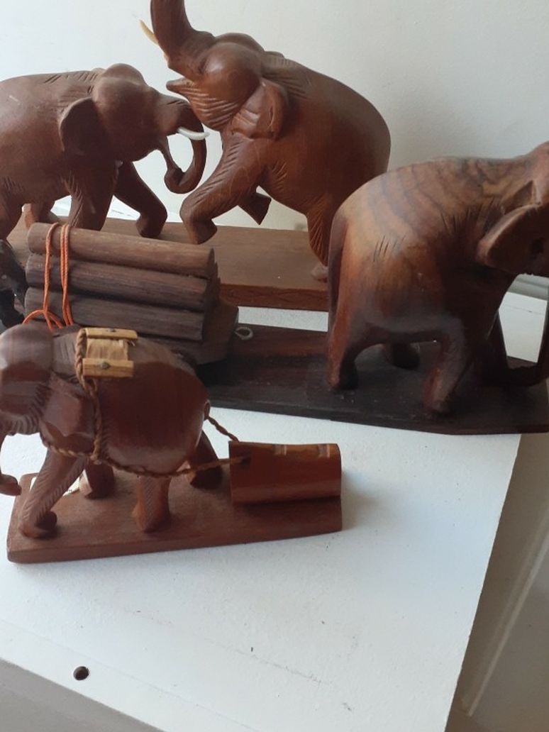 Wood Elephante Figures