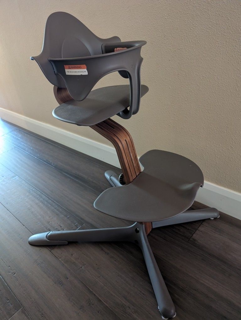 Nomi High Chair With Tray
