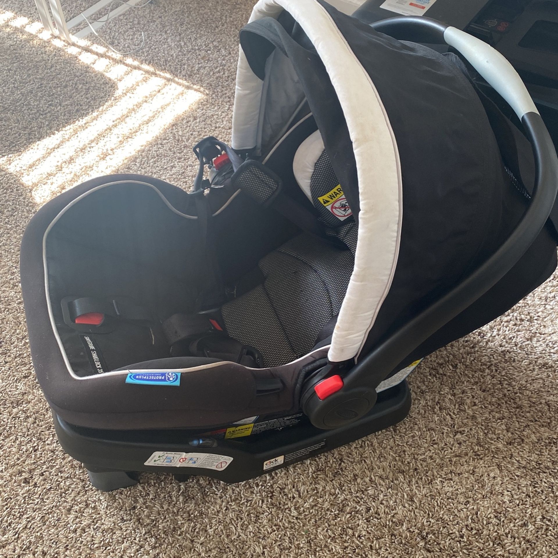 Graco Infant Car seat