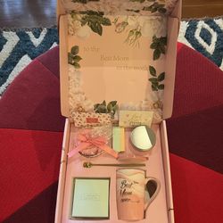 Likeablue Gift Basket for Mom new in box  Mother's Day Birthday Holiday 