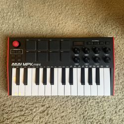 AKAI MPK Mini Controller 